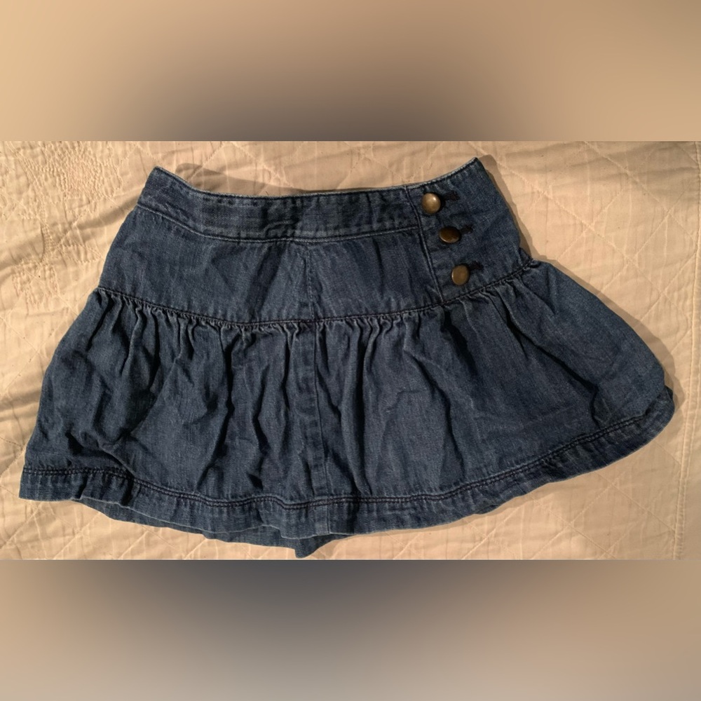Gap Kids- size-6- Girls Jean skirt with buttons